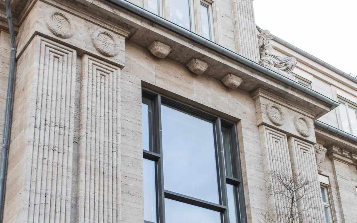 DEVK Büro Oppenheimstraße Nahaufnahme