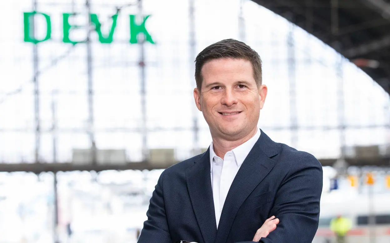 Dr. Michael Zons am Kölner Hauptbahnhof