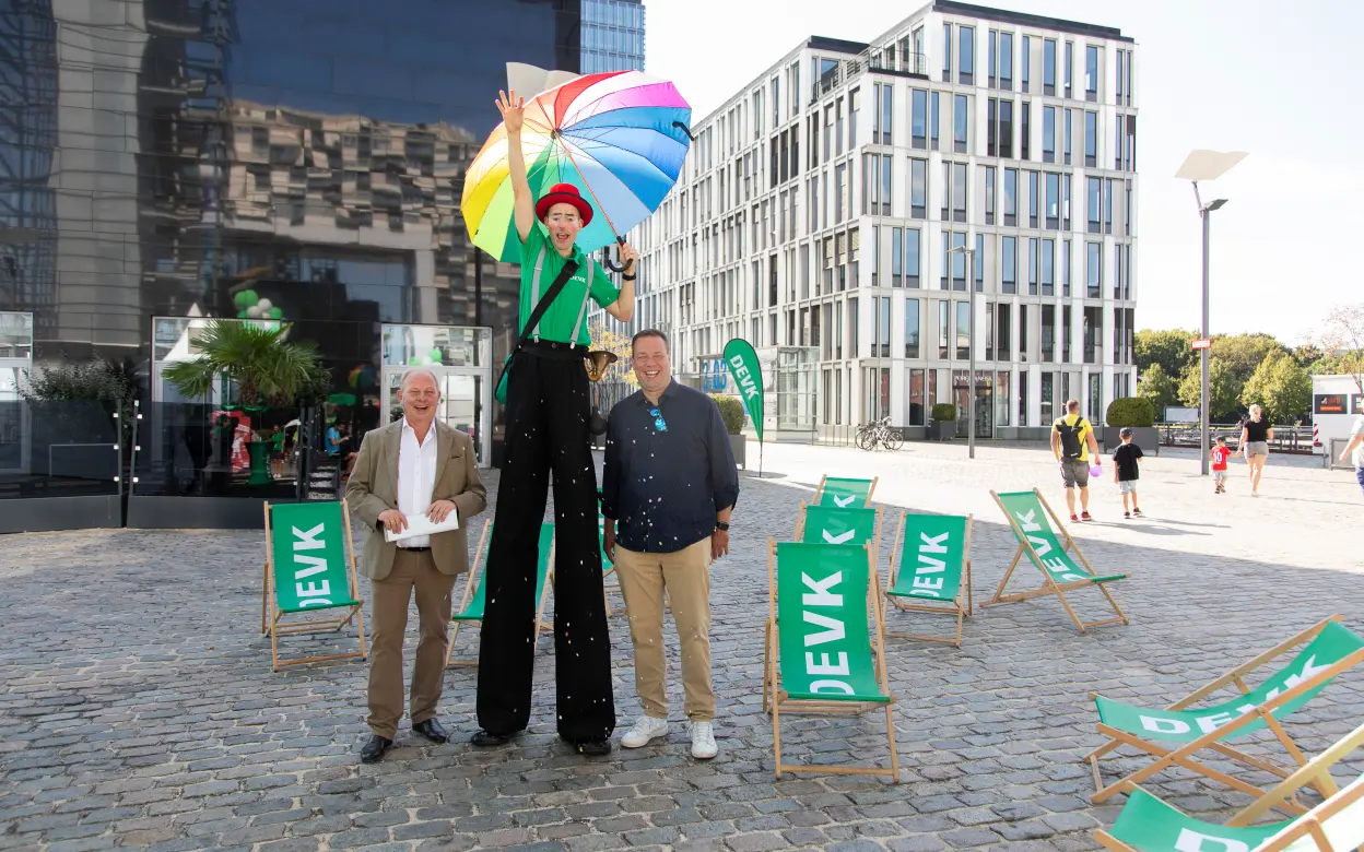 Gottfried Rüßmann und Markus Kalkowski mit Stelzenläufer