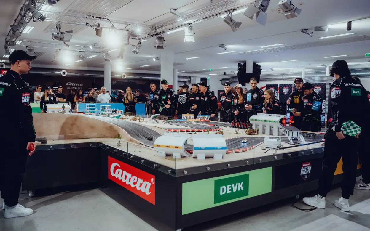 Hybrid-Bahn bei der Carrera Racing Night 2024