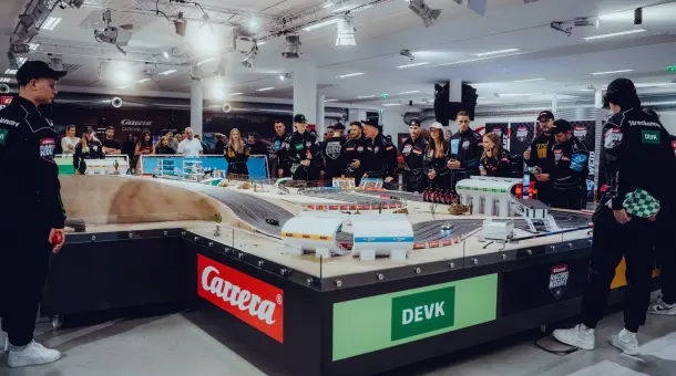 Hybrid-Bahn bei der Carrera Racing Night 2024