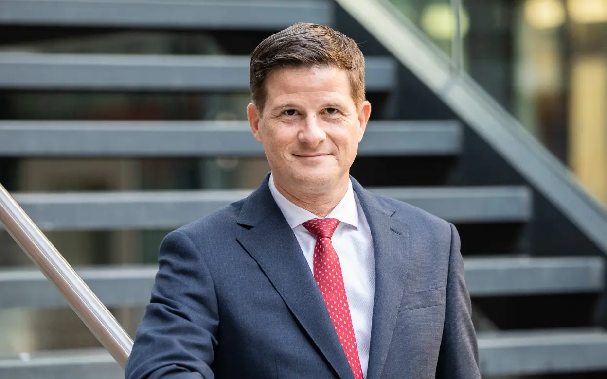 Porträt DEVK-Vorstand Dr. Michael Zons