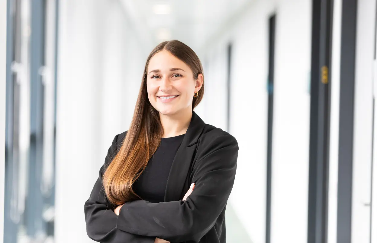 Alina Virnich - DEVK-Haftpflichtexpertin