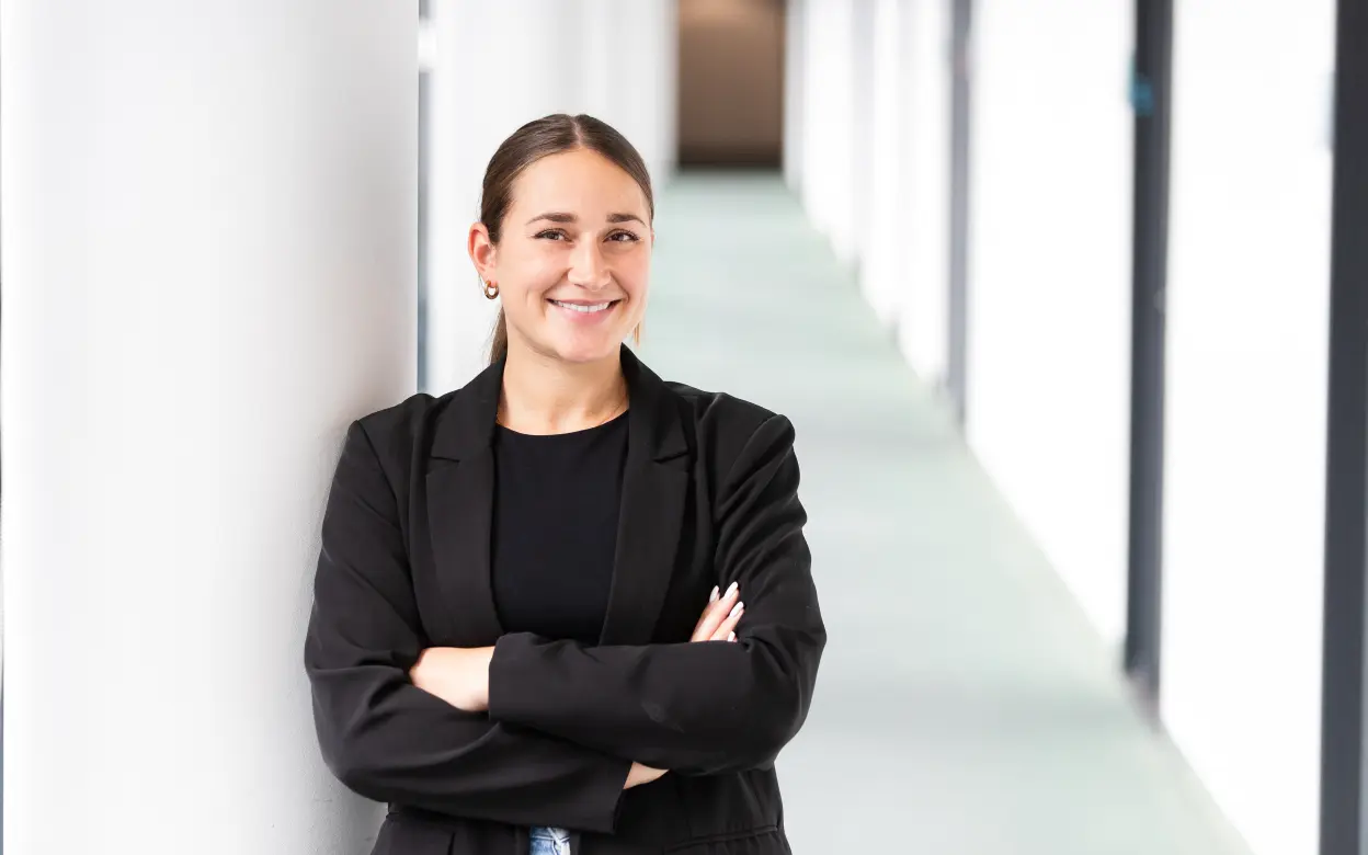 Alina Virnich - DEVK-Haftpflichtexpertin