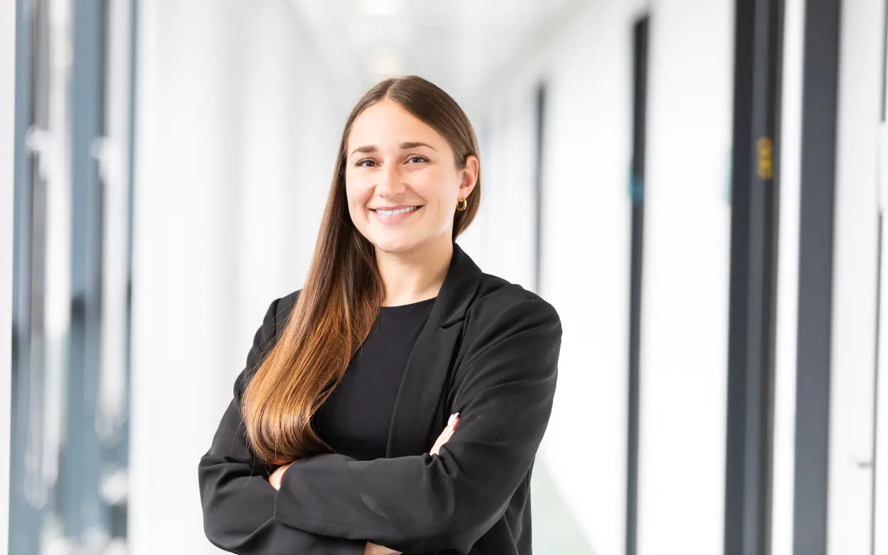 Alina Virnich, DEVK-Haftpflichtexpertin