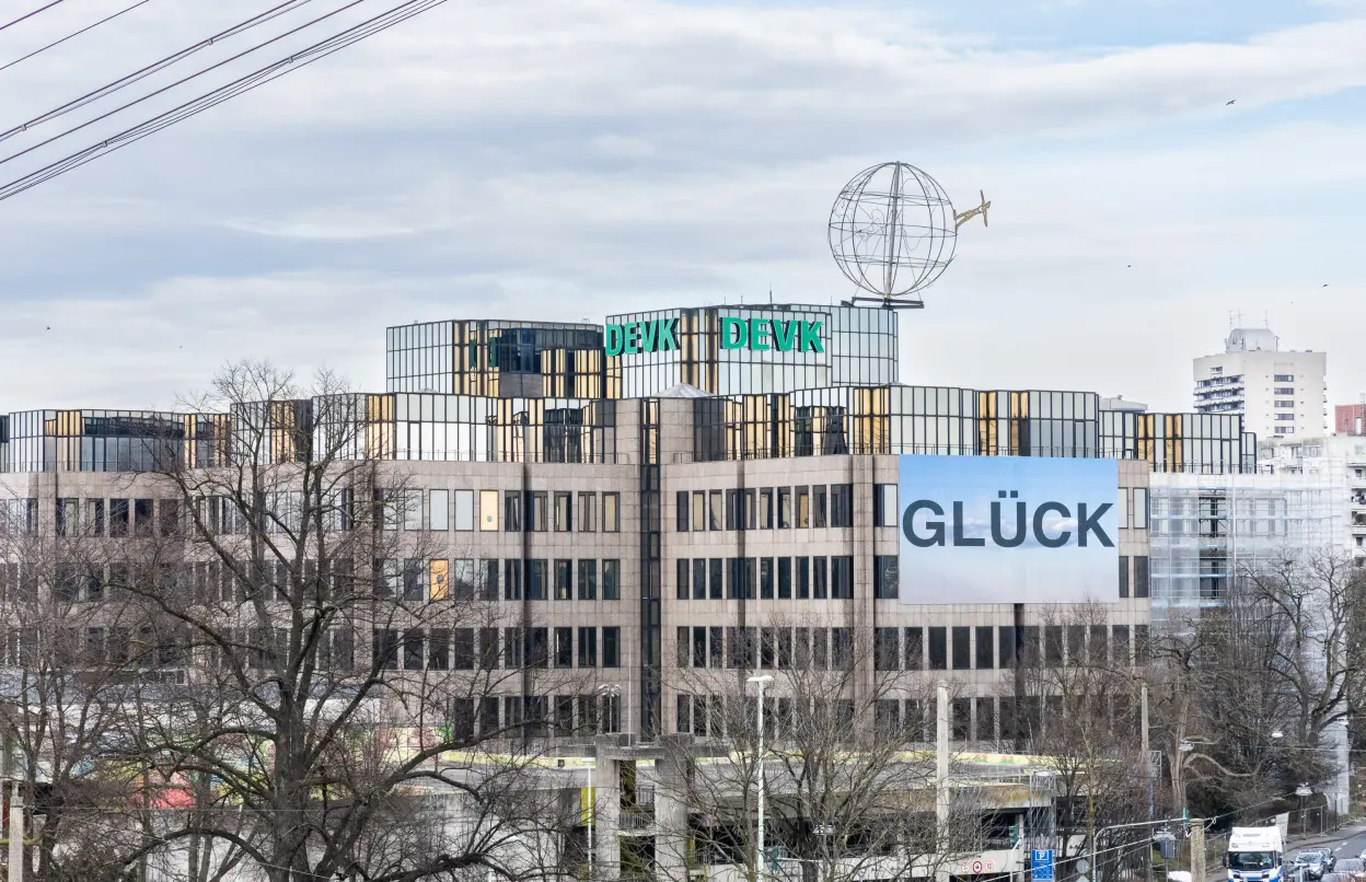 DEVK Zentrale während Glück-Aktion