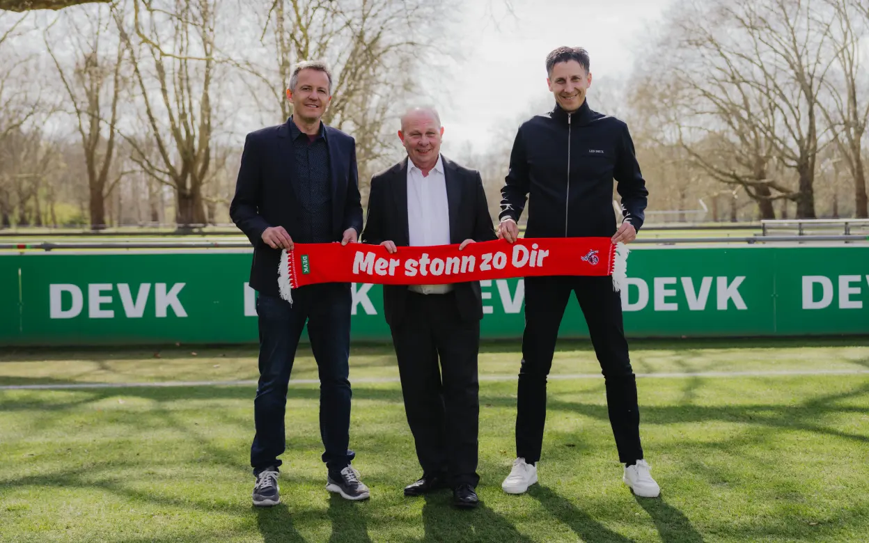 DEVK-Vorstandsvorsitzender Gottfried Rüßmann mit Geschäftsführer Sport Christian Keller (r.) und Geschäftsführer Philipp Türoff (l.)