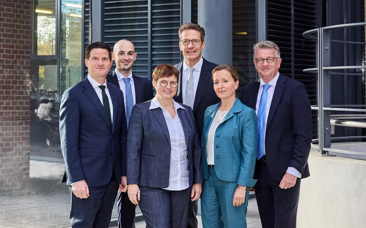 Mitglieder des DEVK-Vorstands: Dr. Michael Zons, Dr. Fabian Pütz, Manuela Moog, Michael Knaup, Annette Hetzenegger, Dietmar Scheel, v. l. n. r