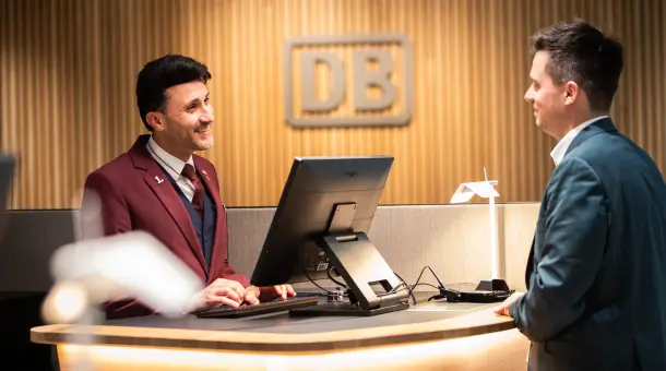 Gesprächssituation in einem DB-Kundencenter
