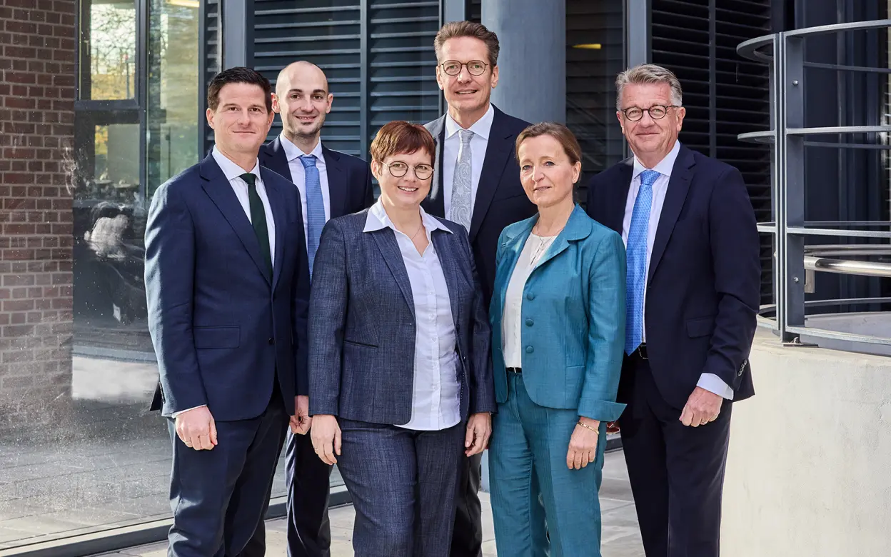 Mitglieder des DEVK-Vorstands: Dr. Michael Zons, Dr. Fabian Pütz, Manuela Moog, Michael Knaup, Annette Hetzenegger, Dietmar Scheel, v. l. n. r