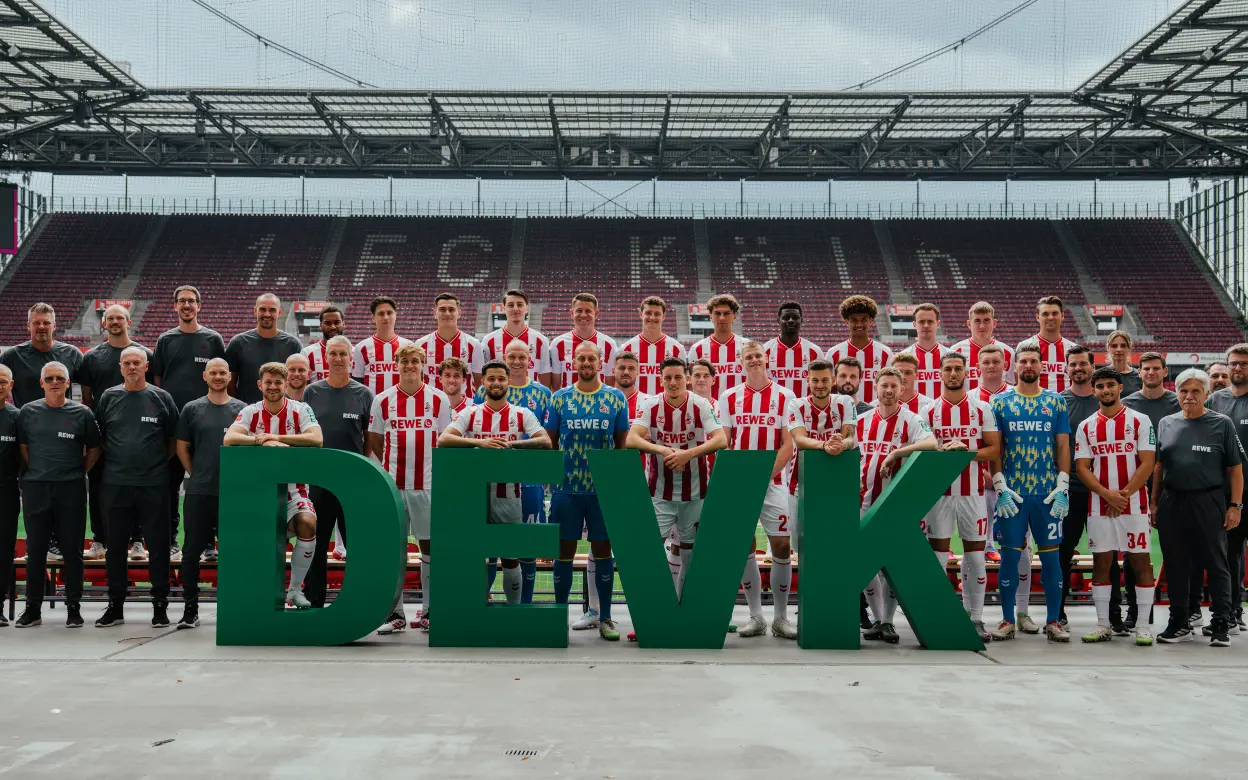 Mannschaftsfoto des 1. FC Köln der Saison 2025/2026 | © 1. FC Köln Mannschaftsfoto des 1. FC Köln der Saison 2025/2026